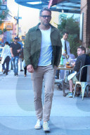 PEOPLE - Ryan Reynolds im Casual Look in Tribeca unterwegs