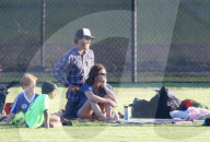 EXKLUSIV - Julia Roberts und Danny Moder fiebern am Spielfeldrand ihrer Kids mit