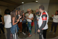 PEOPLE - Pixie Lott wird von Fans herzlich in Brasilien empfangen