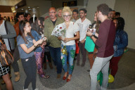 PEOPLE - Pixie Lott wird von Fans herzlich in Brasilien empfangen