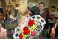 PEOPLE - Pixie Lott wird von Fans herzlich in Brasilien empfangen