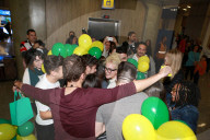 PEOPLE - Pixie Lott wird von Fans herzlich in Brasilien empfangen