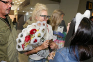 PEOPLE - Pixie Lott wird von Fans herzlich in Brasilien empfangen