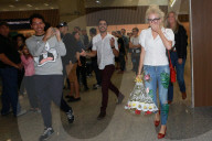 PEOPLE - Pixie Lott wird von Fans herzlich in Brasilien empfangen