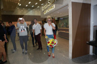 PEOPLE - Pixie Lott wird von Fans herzlich in Brasilien empfangen