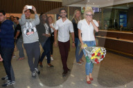 PEOPLE - Pixie Lott wird von Fans herzlich in Brasilien empfangen