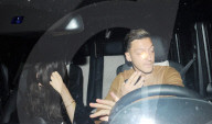EXKLUSIV - Nicht sehr harmonisch: Mesut Oezil und Mandy Capristo nachts in London unterwegs
