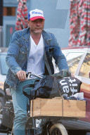 EXKLUSIV - Liev Schreiber radelt ohne seine Naomi durch New York
