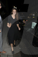 PEOPLE - Lady in Black: Keira Knightley in London unterwegs