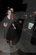 PEOPLE - Lady in Black: Keira Knightley in London unterwegs