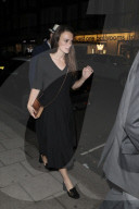 PEOPLE - Lady in Black: Keira Knightley in London unterwegs