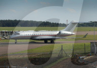 PEOPLE - Der Privatjet von Angelia Jolie und Brad Pitt landet in London