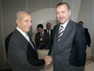 NEWS - Shimon Peres: Der Beliebte