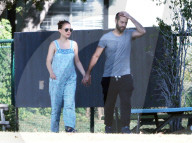 PEOPLE - Schwangere Natalie Portman mit Mann Benjamin Hand in Hand in Los Angeles unterwegs