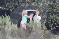 EXKLUSIV - Malibu: Die Jolie-Pitt Kinder schauen sich den Sonnenuntergang an