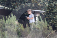 EXKLUSIV - Malibu: Die Jolie-Pitt Kinder schauen sich den Sonnenuntergang an