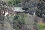 EXKLUSIV - Malibu: Die Jolie-Pitt Kinder schauen sich den Sonnenuntergang an