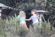 EXKLUSIV - Malibu: Die Jolie-Pitt Kinder schauen sich den Sonnenuntergang an