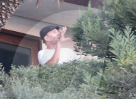 EXKLUSIV - Malibu: Die Jolie-Pitt Kinder schauen sich den Sonnenuntergang an