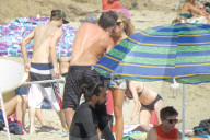 PEOPLE - Scott Eastwood stürzt sich in die Wellen von Malibu