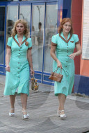 PEOPLE - Kate Winslet und Juno Temple bei Dreharbeiten in Coney Island