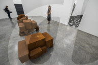 NEWS - London:  'Fit' Ausstellung von Anthony Gormley im White Cube