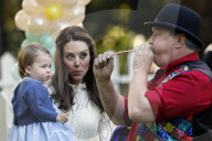 PEOPLE - Kate und William in Kanada: Kinderparty für George und Charlotte