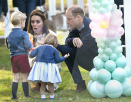PEOPLE - Kate und William in Kanada: Kinderparty für George und Charlotte