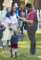 PEOPLE - Kate und William in Kanada: Kinderparty für George und Charlotte