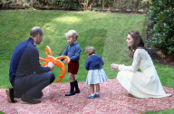 PEOPLE - Kate und William in Kanada: Kinderparty für George und Charlotte