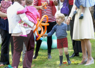 PEOPLE - Kate und William in Kanada: Kinderparty für George und Charlotte