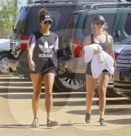 PEOPLE - Vanessa Hudgens und Ashley Tisdale machen gemeinsam Sport
