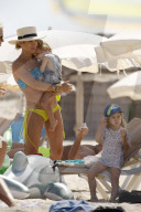 EXKLUSIV - Elsa Pataky mit ihrer Familie am Beach auf Formentera