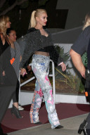PEOPLE - Gwen Stefani geht mit bemalten Hosen ans Drake Konzert