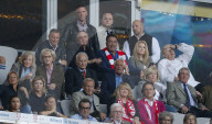 PEOPLE - Arnold Schwarzenegger schaut sich die Bundesliga an