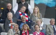 PEOPLE - Arnold Schwarzenegger schaut sich die Bundesliga an