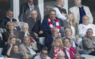 PEOPLE - Arnold Schwarzenegger schaut sich die Bundesliga an