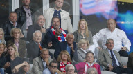 PEOPLE - Arnold Schwarzenegger schaut sich die Bundesliga an
