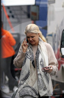 PEOPLE - Corinna Schumacher am telefonieren beim Rennen auf dem Hockenheimring