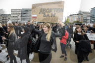 NEWS - Demonstration in Brüssel gegen das Abtreibungsgesetz in Polen
