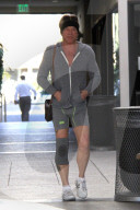 PEOPLE - Mickey Rourke im engen Sportdress unterwegs