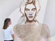 NEWS - London: Henri Barande Ausstellung in der Saatchi Gallery