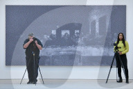 NEWS - London: Henri Barande Ausstellung in der Saatchi Gallery
