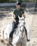 PEOPLE - Iggy Azalea hoch zu Ross in Calabasas