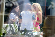 PEOPLE - Pixie Lott geniesst die Ferien in Rio