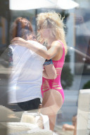 PEOPLE - Pixie Lott geniesst die Ferien in Rio