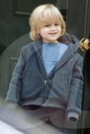 EXKLUSIV - Andrea Casiraghi mit den Kids in London unterwegs