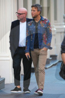 PEOPLE -  Domenico Dolce mit unbekanntem Mann in New York unterwegs