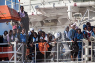 NEWS - Italien: Massenansturm von Flüchtlingen vor Sizilien