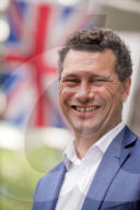 NEWS - Ukip-Politiker bricht im EU-Parlament bewusstlos zusammen (Archiv Bilder)